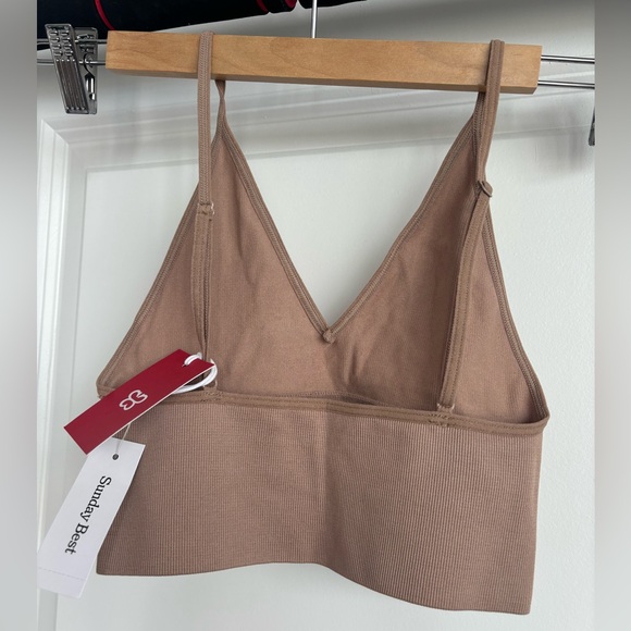 BNWT Aritzia seamless bra, size small. - Picture 3 of 8